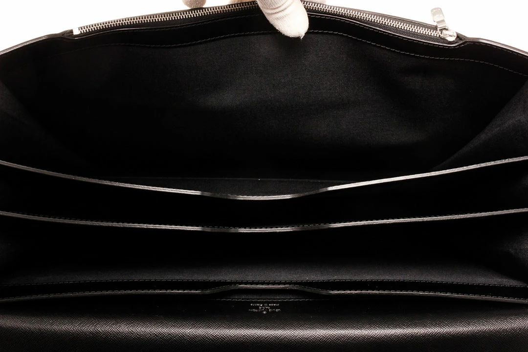 Brand new โค๏ธ Louis Vuitton Black Taiga Leather Robusto 3 Briefcase Bag ๐ - Image 5