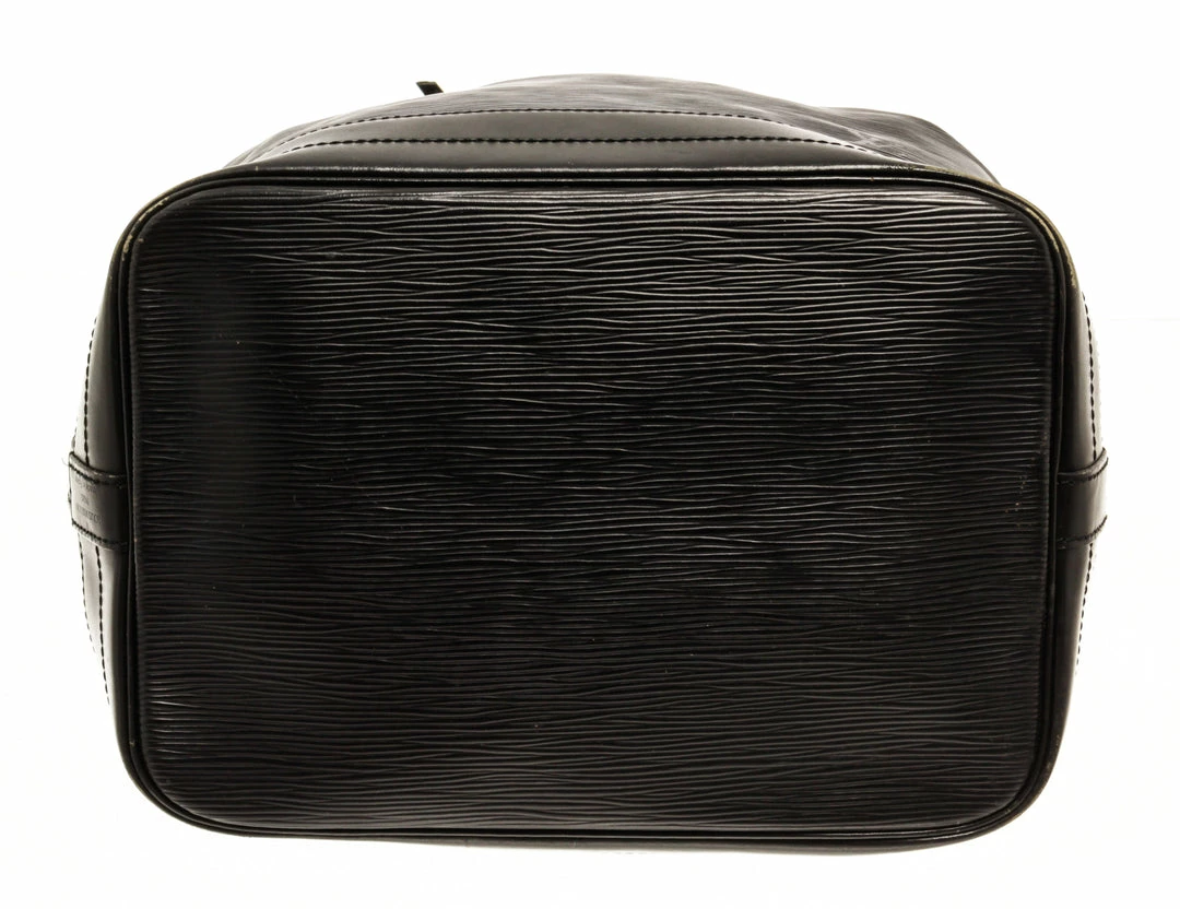 New ๐ Louis Vuitton Black Epi Leather Noe Shoulder Bag ๐ - Image 4
