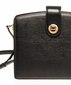 Brand new 😍 Louis Vuitton Black Epi Leather Capucines Shoulder Bag ⌛