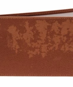 Brand new 🥰 Louis Vuitton Brown Taiga Leather Bifold ID Wallet 🌟