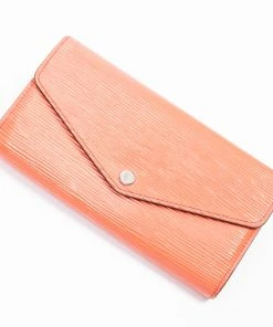 New 🎁 Louis Vuitton Sarah New 16 😀